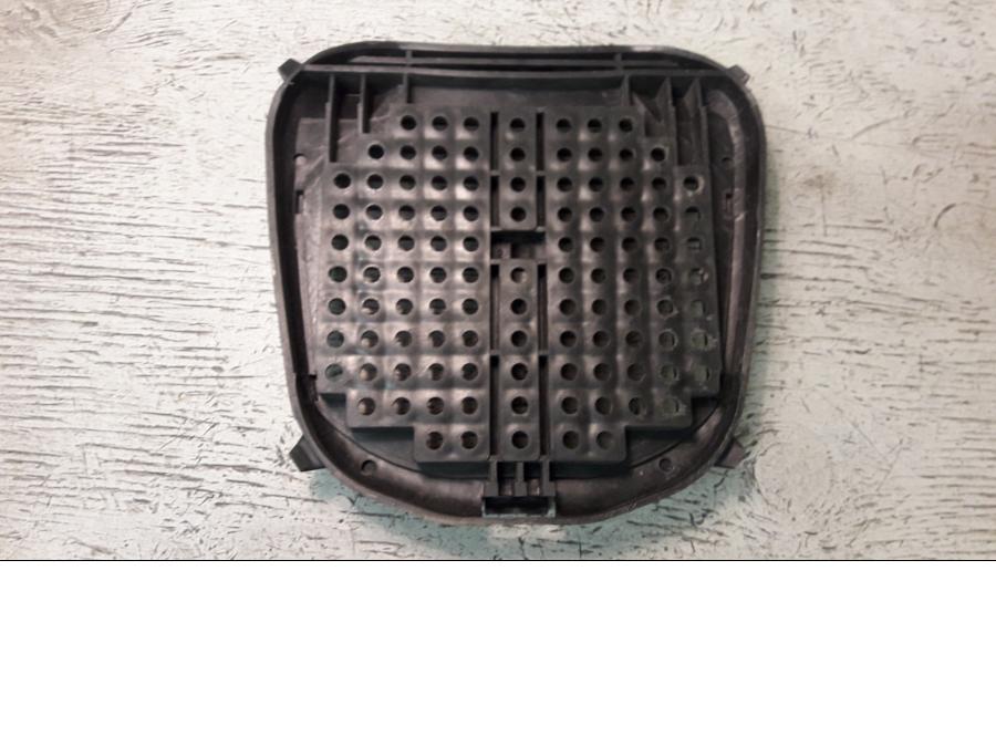 Baksidan på Topboxplatta från en Honda NX 250 -1990 motorcykel.