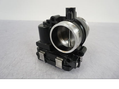 Höger sida på Spjällhus från en BMW R 1250 GS -2023 motorcykel.