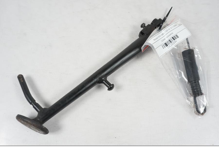 Framsidan på Sidostöd från en Kawasaki ER-6N ABS -2010 motorcykel.