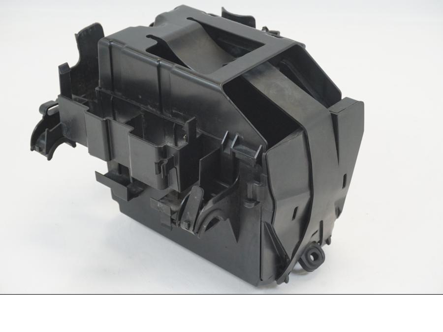 Framsidan på Batterihållare från en BMW R 1200 GS -2018 motorcykel.