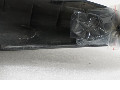 Vänster sida på Bakvinge från en Suzuki GSX 1300 BK -2008 motorcykel.