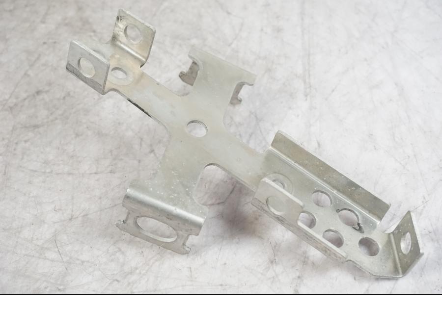 Baksidan på Relähållare från en Kawasaki ZX-6R -2006 motorcykel.