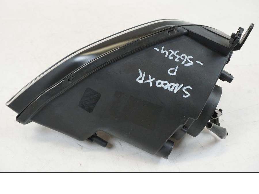 Extrabild3 på Strålkastare från en BMW S 1000 XR -2014 motorcykel.