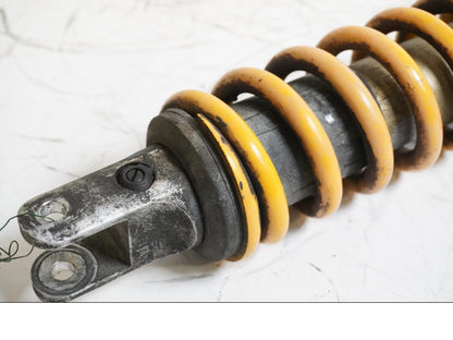 Baksidan på Stötdämpare från en Kawasaki ZX-9R -1999 motorcykel.