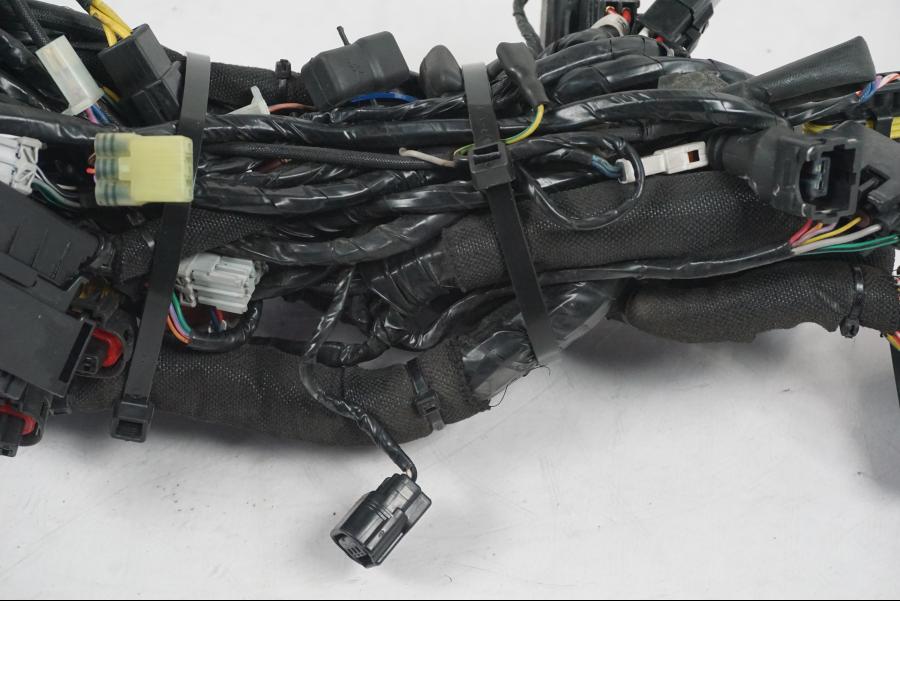 Höger sida på Kabelstam från en MV Agusta Dragster -2014 motorcykel.