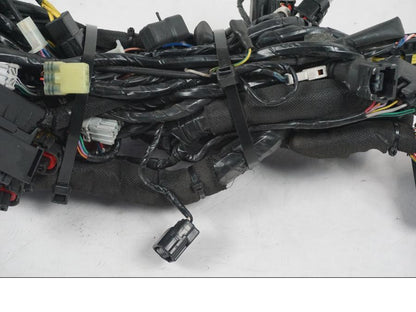 Höger sida på Kabelstam från en MV Agusta Dragster -2014 motorcykel.