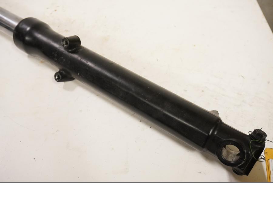 Baksidan på Gaffelben från en Kawasaki GPZ 500 -1993 motorcykel.