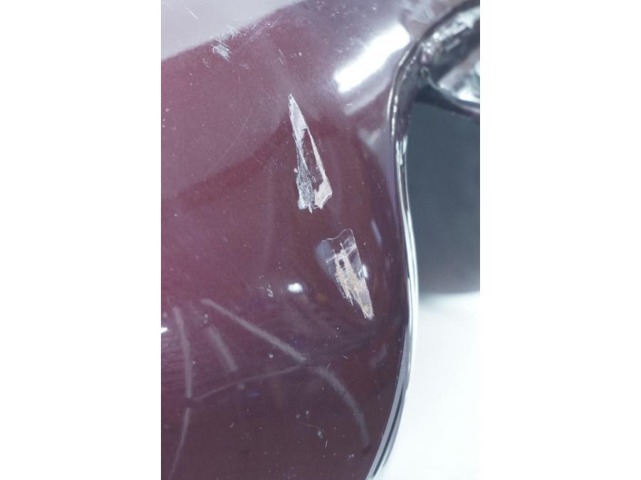 Snett nerifrån på Bensintank från en Kawasaki VN 1500 Classic Tourer -2001 motorcykel.