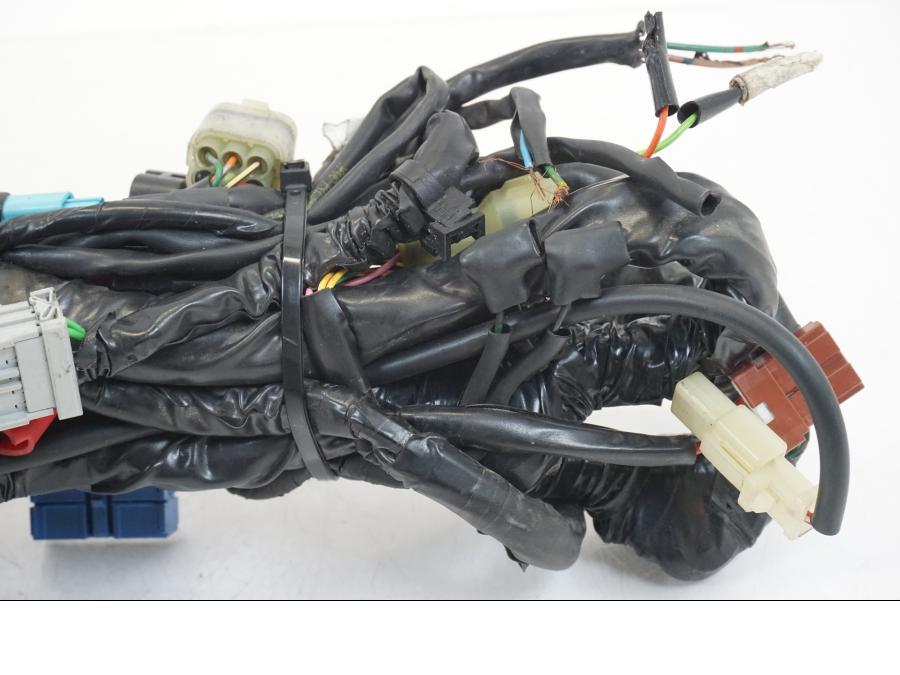 Vänster sida på Kabelstam från en Honda CB 600 F -2008 motorcykel.