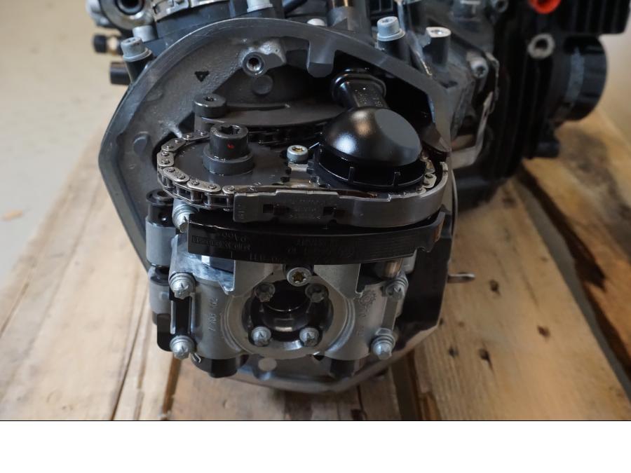 Vänster sida på Motor från en BMW R Ninet -2017 motorcykel.