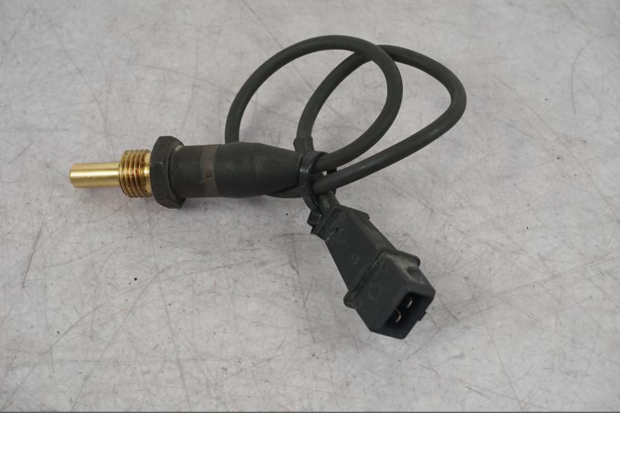 Baksidan på Temperatursensor från en BMW R 1100 GS -1998 motorcykel.