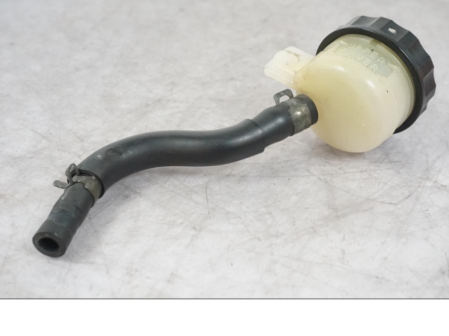 Höger sida på Bromsvätskebehållare från en Kawasaki ZX-6R -2006 motorcykel.