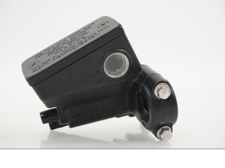 Framsidan på Bromshuvudcylinder från en Suzuki GSX 1300 R -2017 motorcykel.