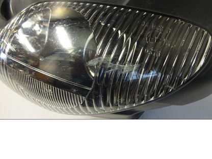 Höger sida på Strålkastare från en Suzuki SV 650 -2002 motorcykel.