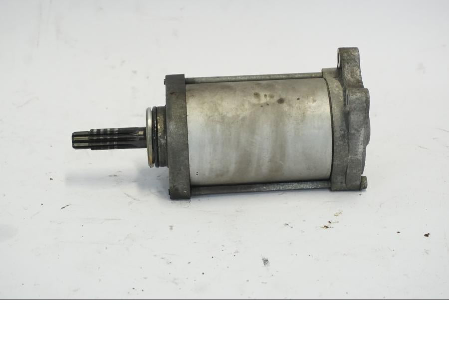 Vänster sida på Startmotor från en Suzuki DL 1000 -2003 motorcykel.