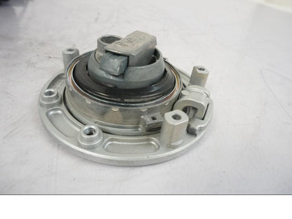 Vänster sida på Låssats från en Honda VFR 1200 -2010 motorcykel.