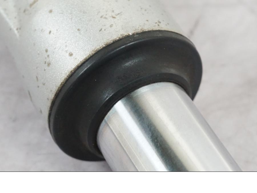 Extrabild4 på Gaffelben från en Honda ANF 125 -2009 motorcykel.