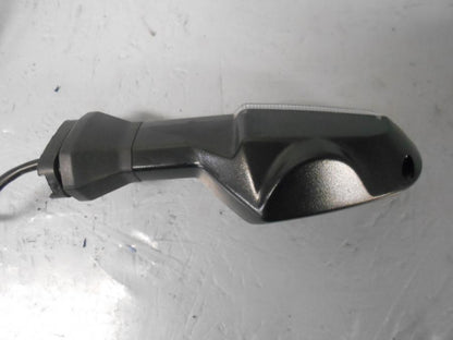 Höger sida på <p>Blinkers höger bak från Kawasaki Z 800 2014.</p>

<p>2013-2016.</p>

<p>Ninja 300 2013-2017.</p>

<p>Z 250 2015-2017.</p> motorcykel.