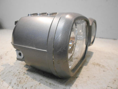 Snett nerifrån på Strålkastare från en BMW K 1300 R -2009 motorcykel.