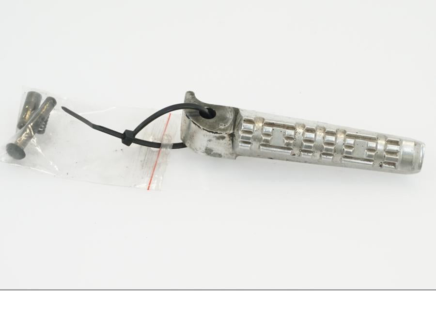 Vänster sida på Fotpinne från en Yamaha WR 125 -2010 motorcykel.