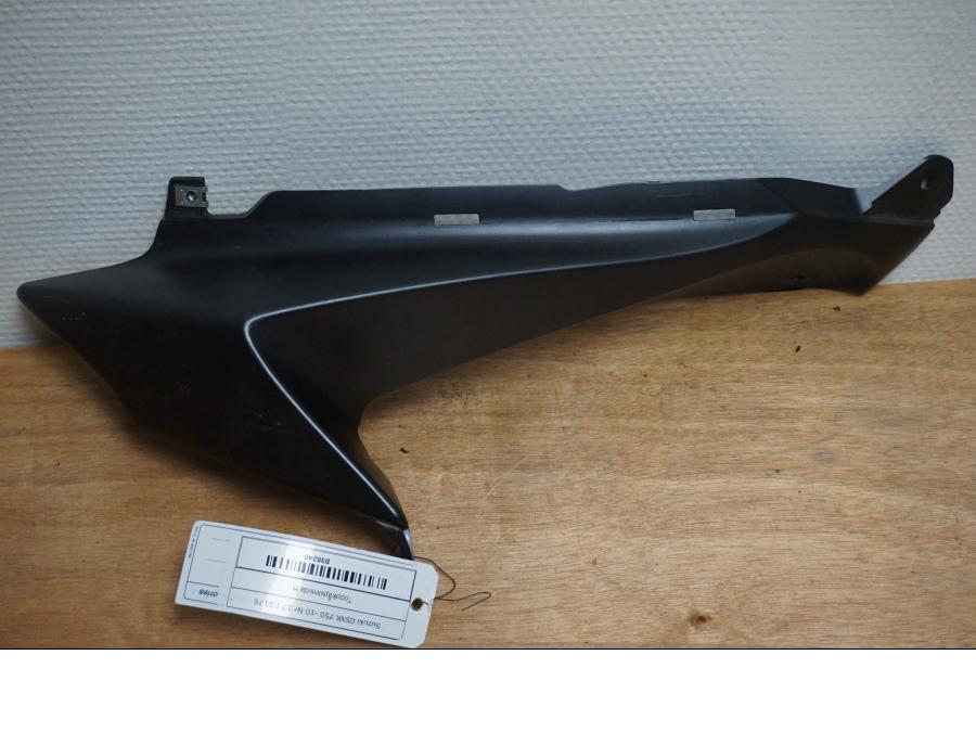 Framsidan på Toppkåpsinsida från en Suzuki GSX-R 750 -2010 motorcykel.