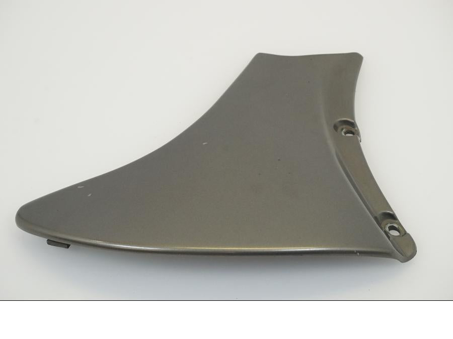 Höger sida på Bensintankskåpa från en Triumph Tiger -2002 motorcykel.