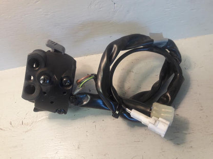 Baksidan på Styrelreglage från en Yamaha MT 125 -2017 motorcykel.