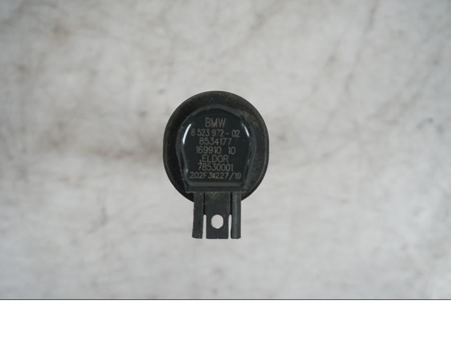 Baksidan på Tändspole från en BMW S 1000 XR -2019 motorcykel.