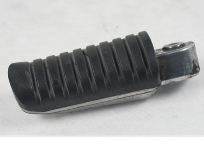 Höger sida på Fotpinne från en Kawasaki ER-6N ABS -2010 motorcykel.