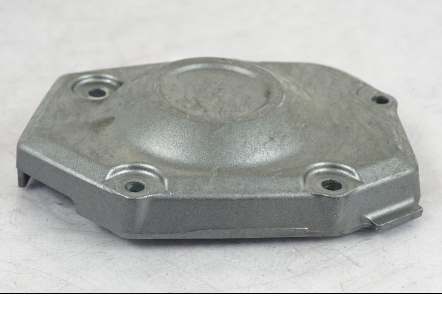 Snett nerifrån på Motorkåpa från en Kawasaki Z 900 -2019 motorcykel.