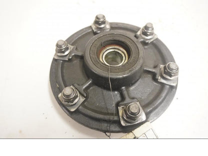 Framsidan på Drevfäste från en Triumph Daytona 675 -2011 motorcykel.