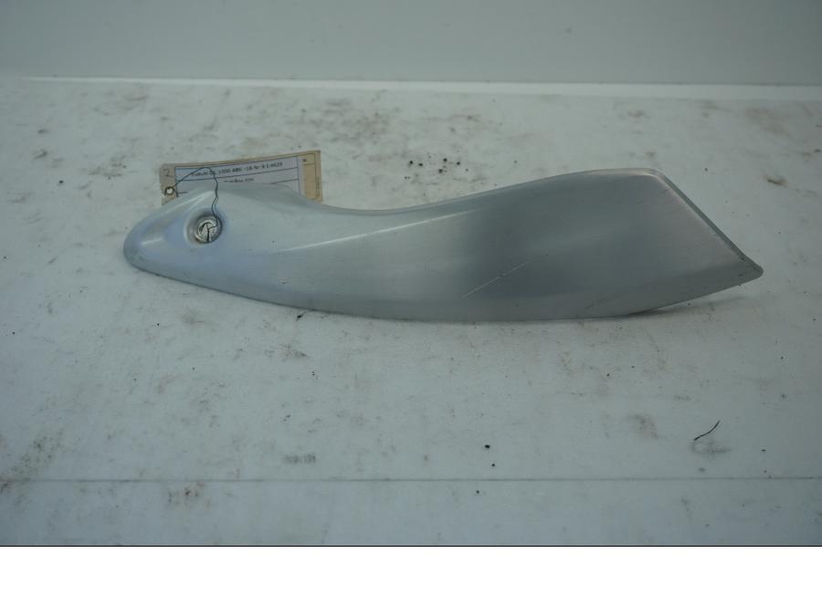 Framsidan på Sidkåpa från en Suzuki DL 1000 -2016 motorcykel.