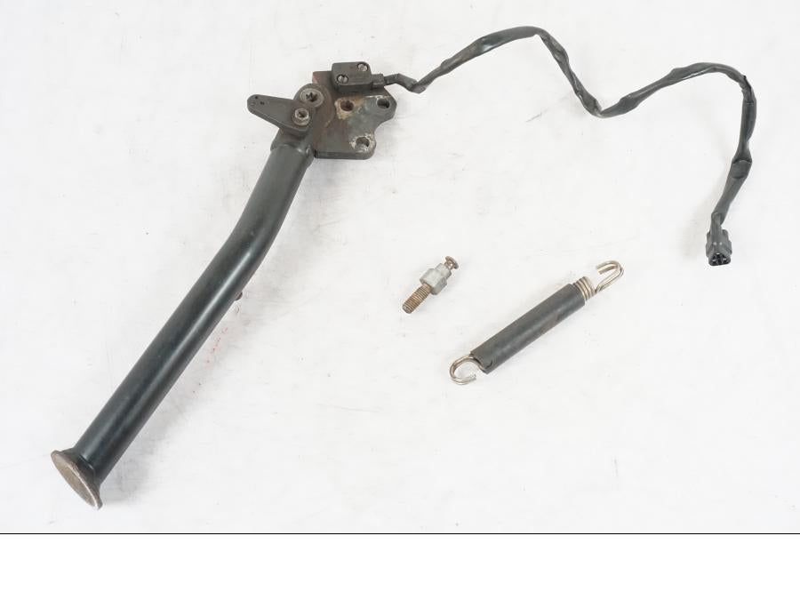 Framsidan på Sidostöd från en KTM 690 Duke -2015 motorcykel.