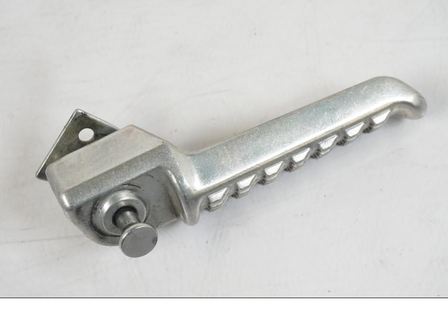 Baksidan på Fotpinne från en Kawasaki Z 900 -2021 motorcykel.