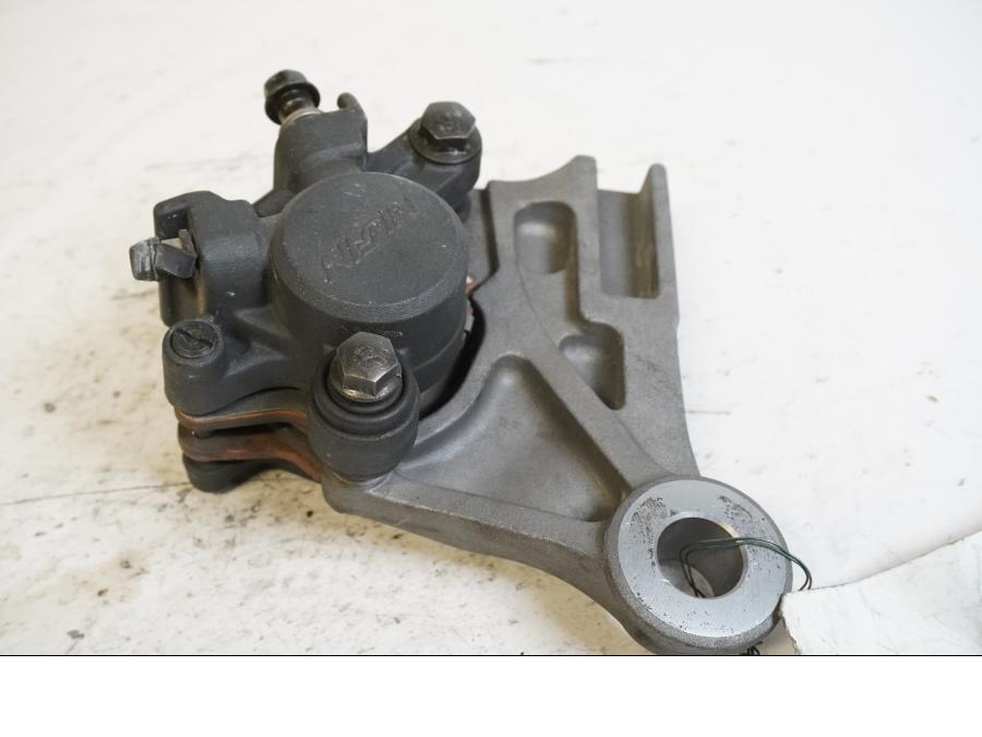 Framsidan på Bromsok från en Honda CB 900 F Hornet -2002 motorcykel.