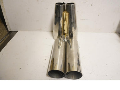 Framsidan på Gaffelbendekor från en Suzuki VL 800 -2001 motorcykel.