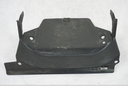 Vänster sida på Undertail från en Yamaha XVS 1100 -2004 motorcykel.