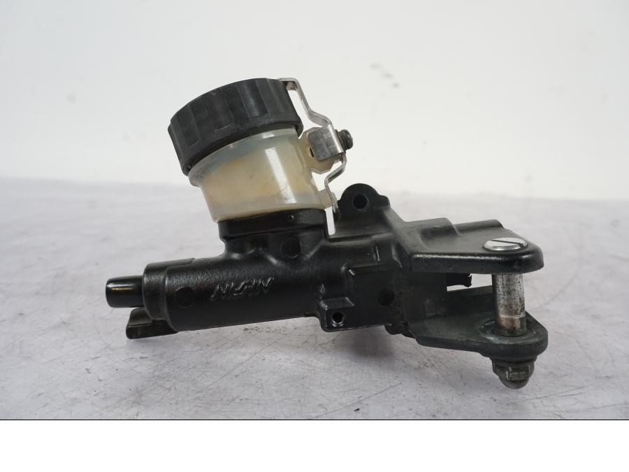 Höger sida på Kopplingshuvudcylinder från en Honda VTR 1000 F -1997 motorcykel.