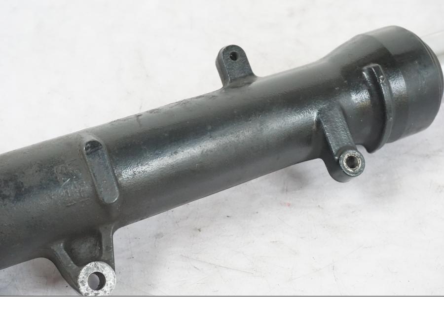 Höger sida på Gaffelben från en Honda CBR 1000 F -1989 motorcykel.