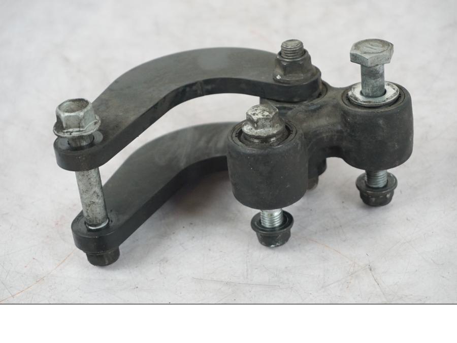 Vänster sida på Stötdämparlänkage från en Yamaha MT 125 -2017 motorcykel.