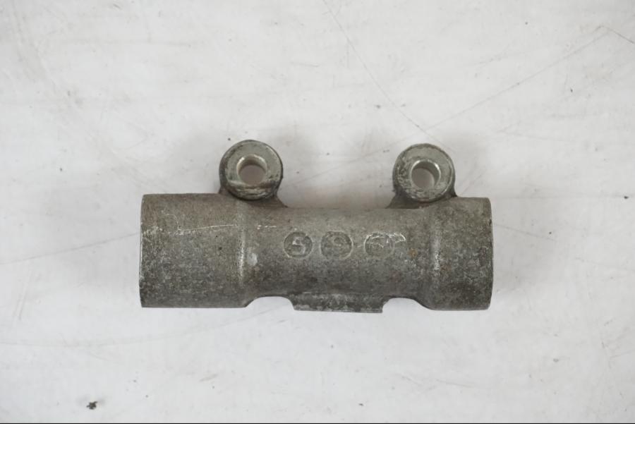 Framsidan på Bromsfördelare från en Honda CB 750 -1996 motorcykel.