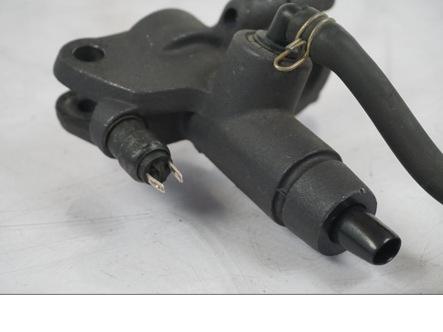 Extrabild1 på Bromshuvudcylinder från en Aprilia RS 125 -2000 motorcykel.