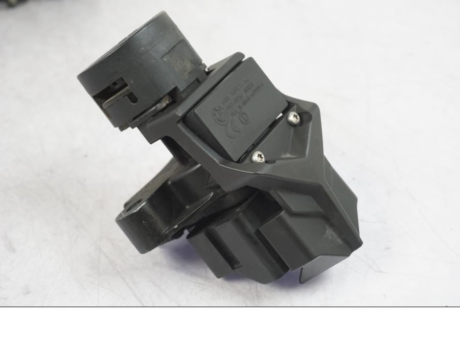 Höger sida på Låssats från en BMW R 1200 GS -2005 motorcykel.