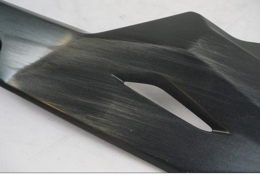 Baksidan på Magkåpa från en Kawasaki Z 900 -2021 motorcykel.