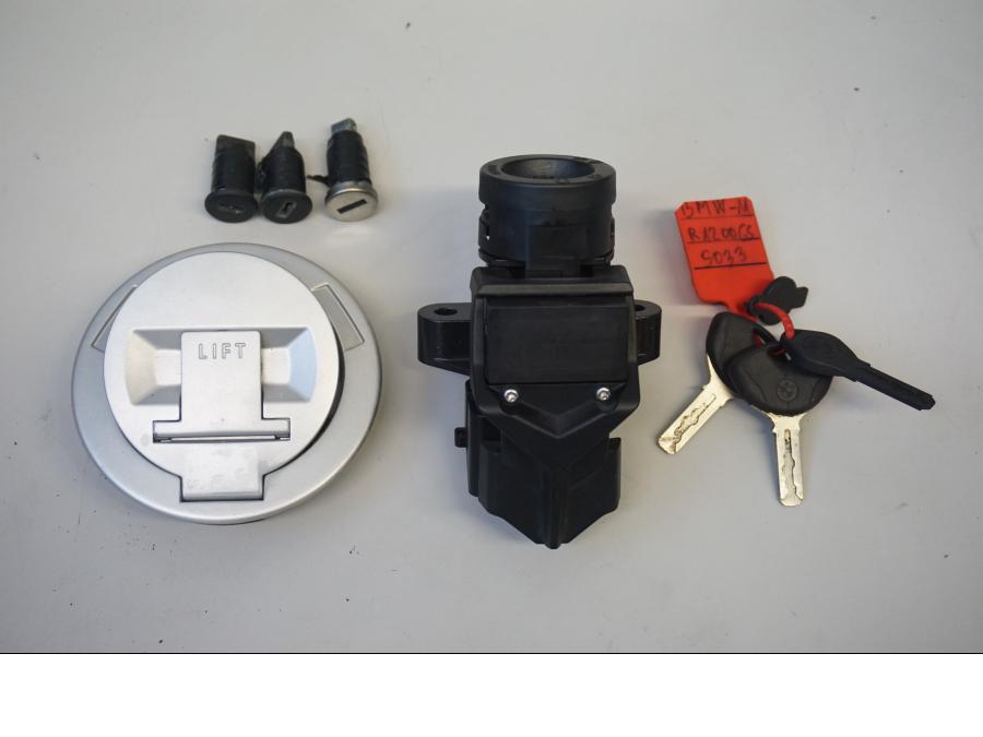 Framsidan på Låssats från en BMW R 1200 GSA -2011 motorcykel.