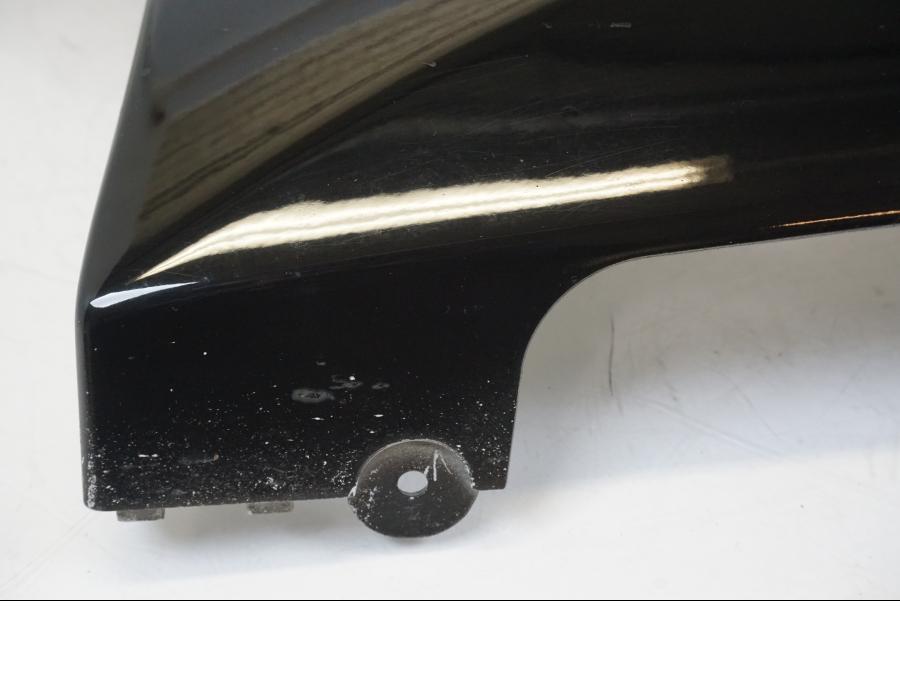 Vänster sida på Sidkåpa från en Suzuki GSX-R 1000 -2005 motorcykel.