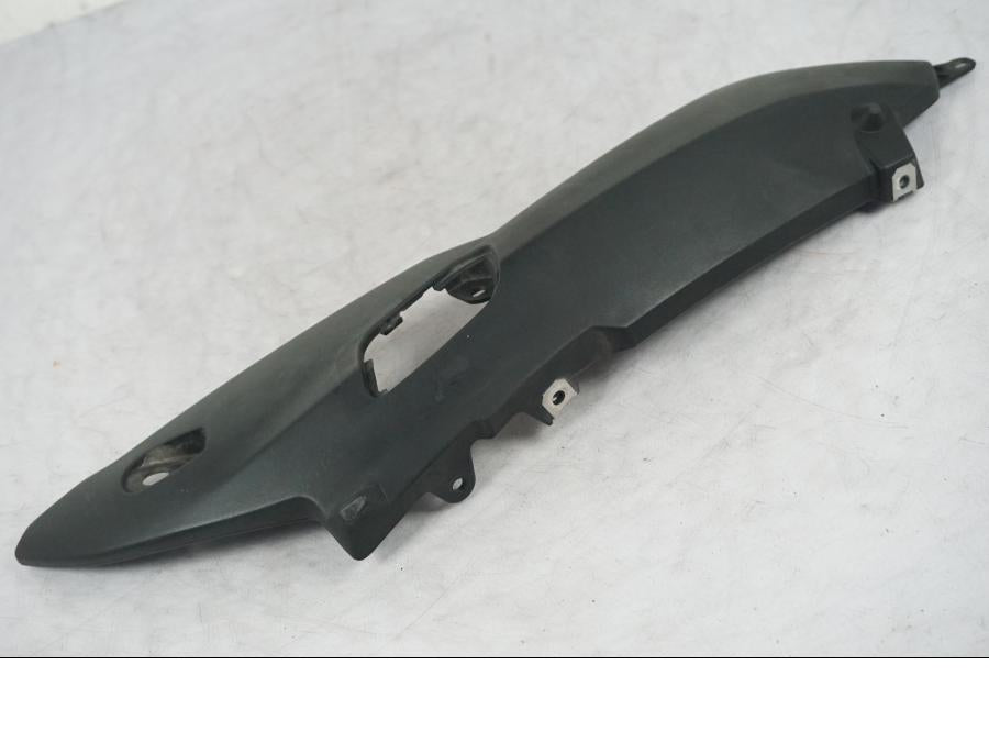 Höger sida på Bakvinge från en BMW R 1200 R -2007 motorcykel.