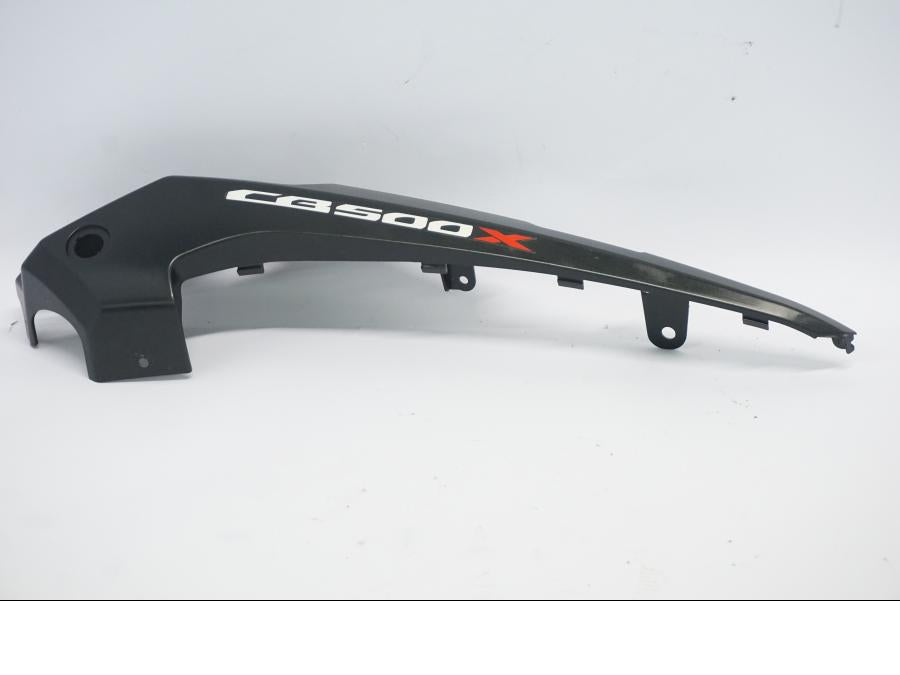 Baksidan på Bakvinge från en Honda CB 500 X -2015 motorcykel.