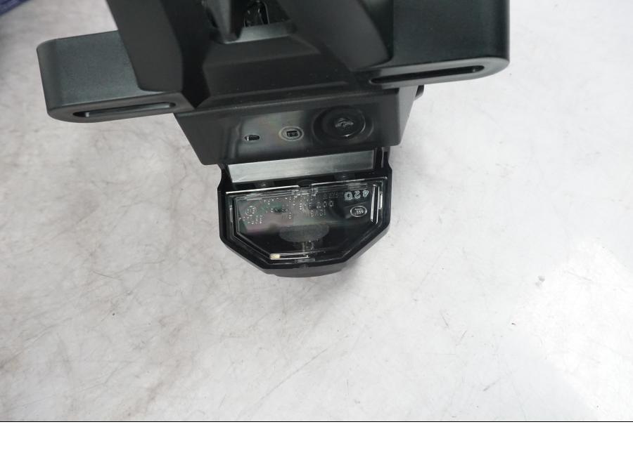 Snett uppifrån på Skylthållare från en Yamaha MT-09 -2024 motorcykel.