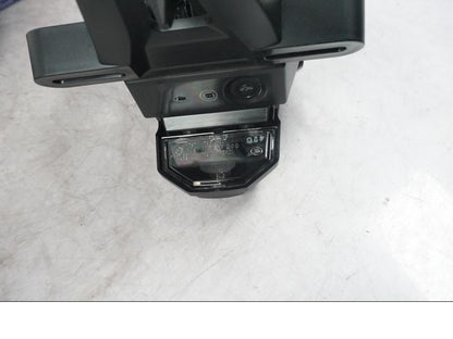 Snett uppifrån på Skylthållare från en Yamaha MT-09 -2024 motorcykel.